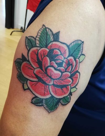 tatouage fleur rose so tattoo les essarts 85