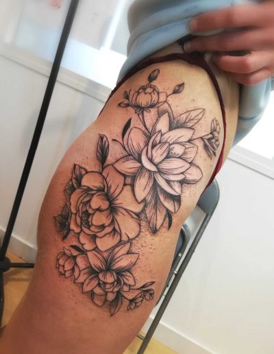 tatouage lotus et pivoine so tattoo les essarts 85