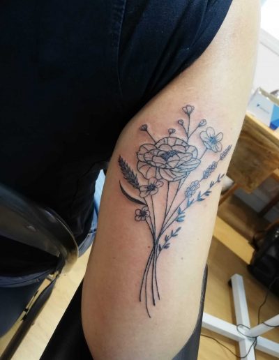 tatouage fleurs des champs so tattoo les essarts 85