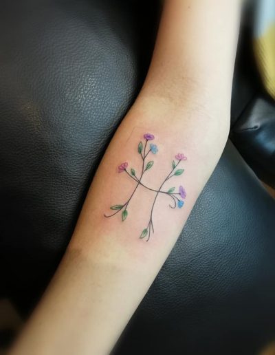 tatouage liseré fleur so tattoo les essarts 85