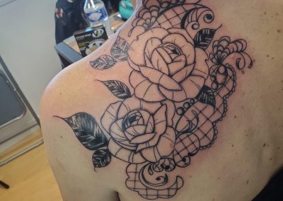 tatouage recouvrement florale apres so tattoo les essarts 85