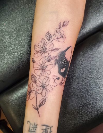 tatouage mi chat mi fleur so tattoo les essarts 85